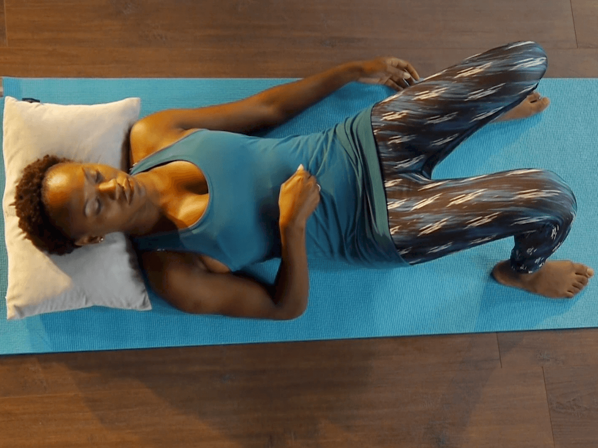 Postpartum Yoga Workout with Diastasis Recti Exercises - YouTube